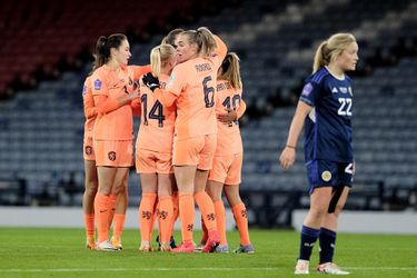 🎥 | Oranje Leeuwinnen winnen opnieuw van Schotland, concurrent Engeland verliest
