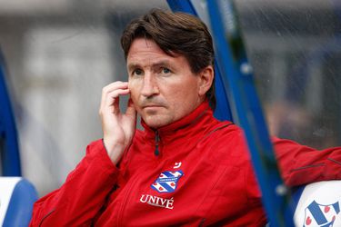 Voormalig Heerenveen-trainer Sollied na 2,5 maand al ontslagen bij Lokeren