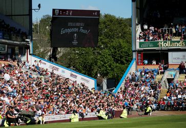 20 jaar na Hillsborough-ramp durft Engeland weer te praten over staanplaatsen in stadions