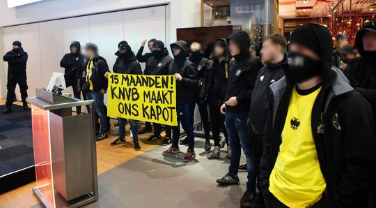 Vitesse krijgt snel meer duidelijkheid: KNVB geeft voor 2024 uitsluitsel over overname