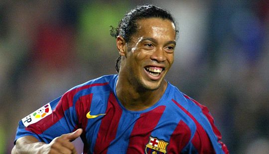 🎥 | Genieten! Elke goal die Ronaldinho ooit voor Barcelona maakte
