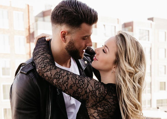Hoe Emma Heesters aan de haak werd geslagen door Wesley Hoedt