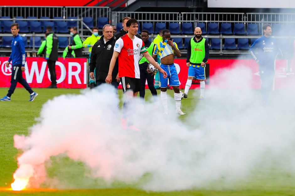 Advocaat en Berghuis reageren op de Kuip-bestormers: 'Zo kennen we ze eigenlijk wel'