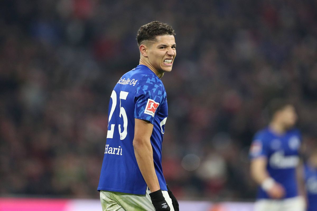 Schalke-speler gaat gewoon stappen, club boos omdat hij binnen moest blijven