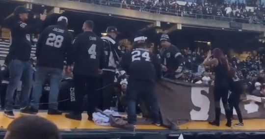 🎥 | Raiders-fans mollen eigen stadion na laatste wedstrijd