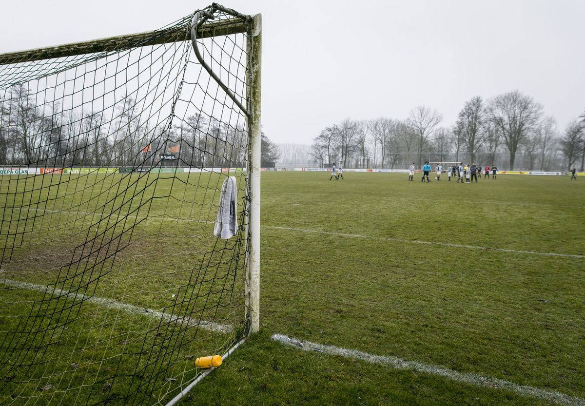 Amateurs weigeren verder te voetballen door te grote achterstand bij rust