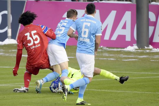 🎥 | Rotweek eindigt voor Zirkzee met donkerrode kaart