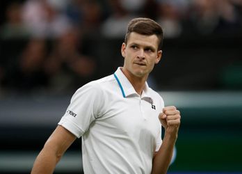 Stunt op Wimbledon: Hurkacz gooit Medvedev uit het toernooi en mag nu tegen Federer