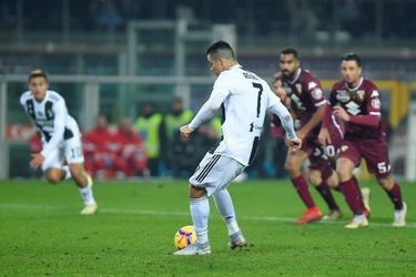 'Rare' Ronaldo beslist Turijnse derby vanaf de stip (video)