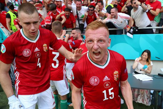 Oh nee Les Bleus! Wereldkampioen Frankrijk verslikt zich in Hongaarse goulash