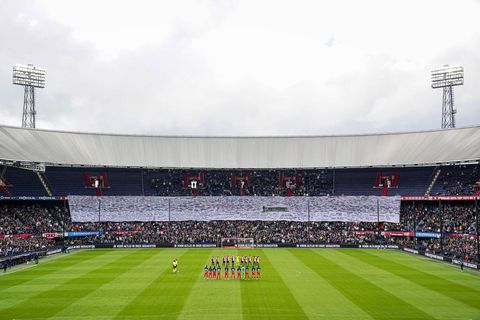 Feyenoord krijgt weer boete van UEFA omdat fans trappen blokkeerden