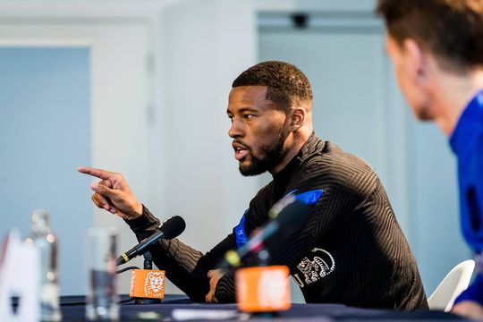 🎥 | Clash tussen boze Wijnaldum en journalist: 'Racisme is niet hetzelfde als Qatar'