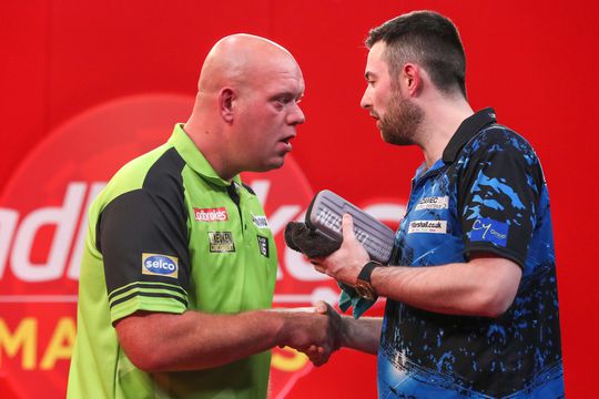 Michael van Gerwen en Luke Humphries nieuwste rivalen: 'De beste? Moet hij eerst mij verslaan'