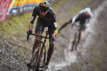 Aerts gaat Van der Poel uitdagen met gebroken ribben