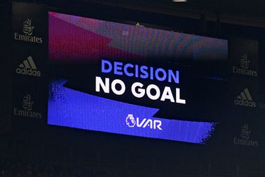 VAR verdeelt de Sportnieuws-redactie: een voor- en tegenstander aan het woord