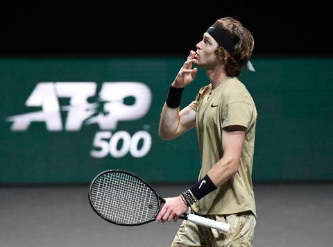 🎾 | Rublev slaat Tsitsipas naar huis in Rotterdam en gaat naar finale