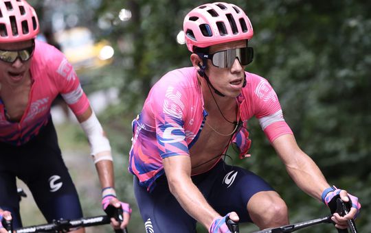Uran breekt kleine teen op knullige wijze