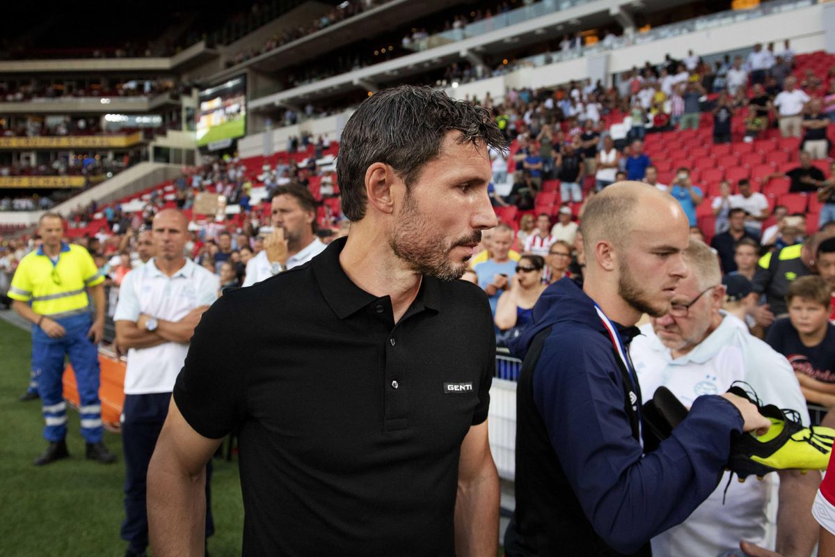 Balende Van Bommel na debuut: 'De Jong scoorde toch gewoon?'