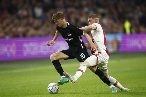 TV-gids: op deze zender bekijk je de belangrijke wedstrijd tussen Ajax en AZ