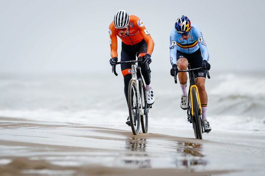 Fenomenale Van der Poel pakt zijn 4e wereldtitel veldrijden