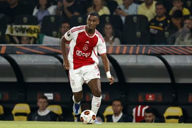 'Arsenal wil aan de haal gaan met 'Ajax-wonderkind' Jorrel Hato'