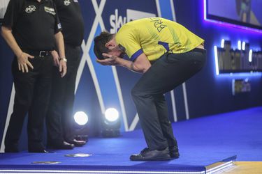 🎥📸 | De tranen van Diogo Portela na 1e WK zege ooit: 'Ik heb zoveel mensen verloren aan corona'