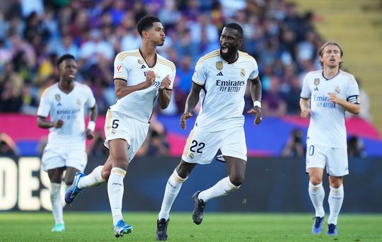 Fenomenale Jude Bellingham poeiert Real Madrid in Barcelona naar El Clásico-winst