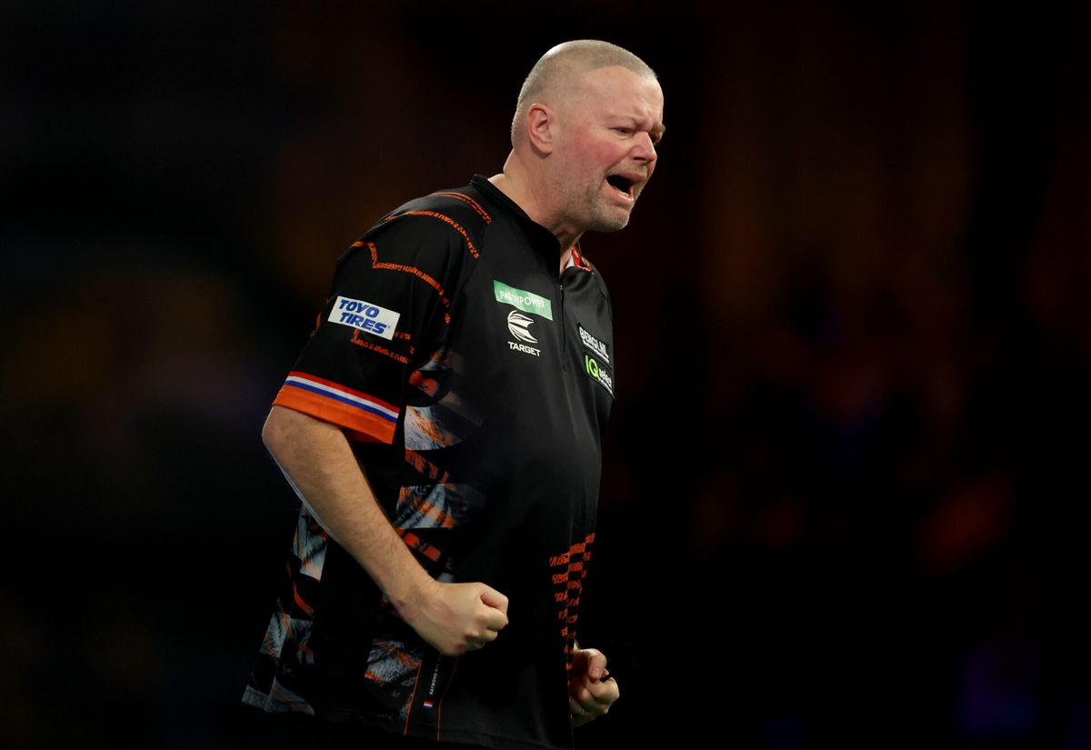 Raymond van Barneveld kijkt uit naar duel met jonge jongen Luke Littler