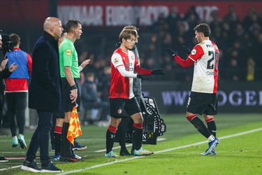 🎥​ | Waarom wisselde Arne Slot topscorer Santiago Gimenez tijdens Feyenoord-AZ? 'Met meer spelers te maken'