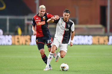 🎥 | Ronaldo maakt 0-2 door keurige 1,5 meter afstand van Genoa-verdediging