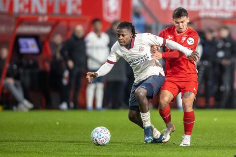 TV-gids: op deze zender kijk je de bekerkraker tussen PSV en FC Twente