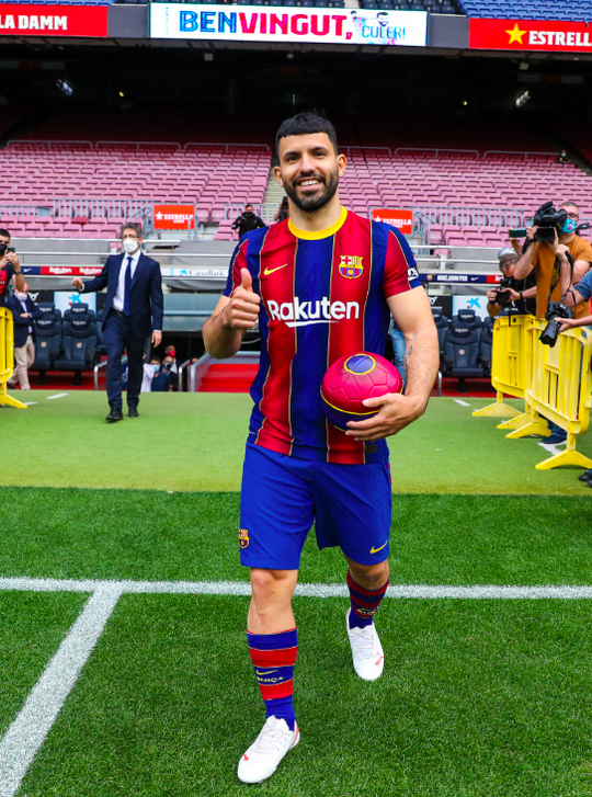 📸🎥 | Sergio Agüero gepresenteerd in Camp Nou als speler van FC Barcelona
