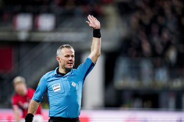 Björn Kuipers fluit zondag Ajax-PSV, Bas Nijhuis is de VAR