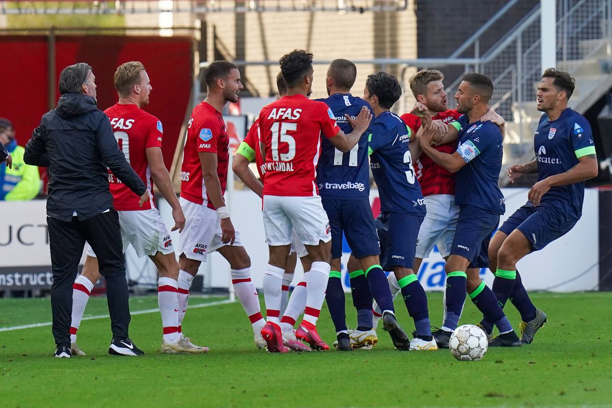 Zwaar onsportief potje in Alkmaar eindigt in 1-1: spelers van AZ en PEC krijgen rood