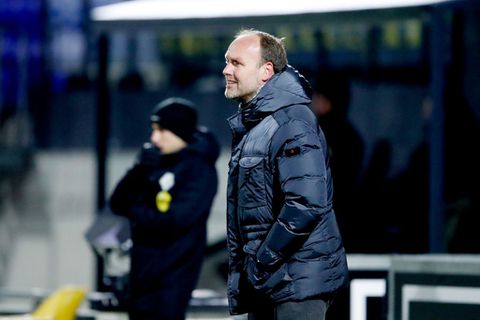 Emmen-trainer voor start play-offs tegen degradatie: 'Nu op zoek naar ultieme beloning'