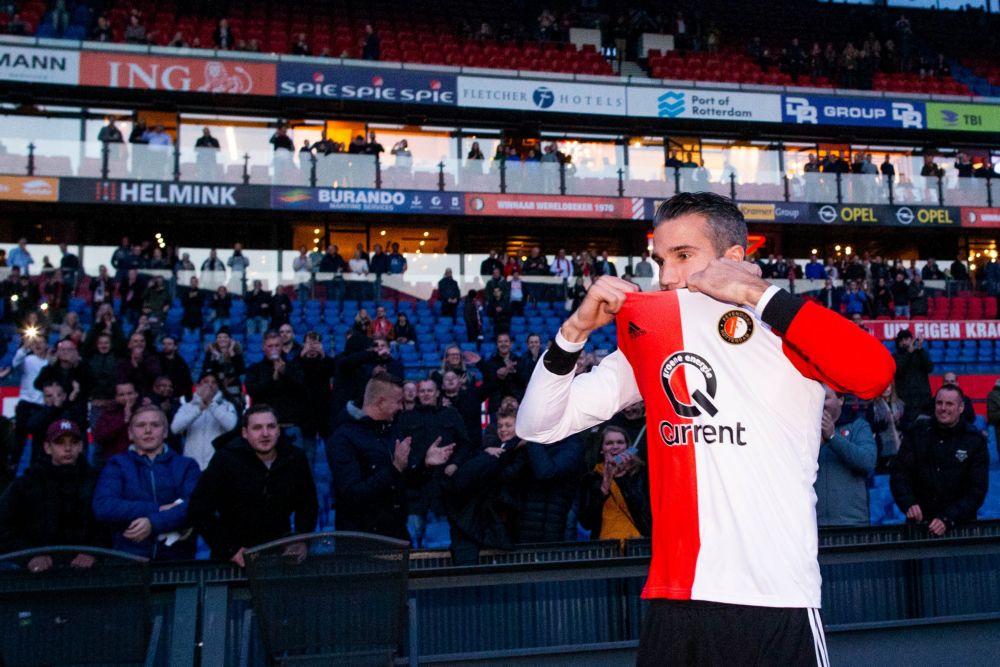 Van Persie weer terug in de basis bij Feyenoord voor inhaalduel met VVV