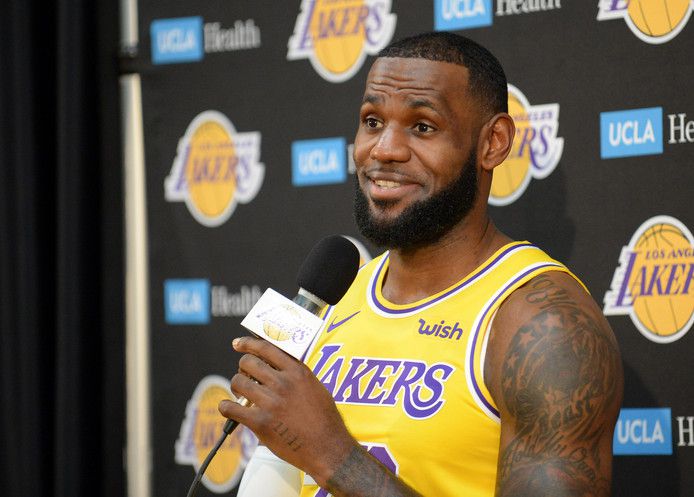LeBron James wil niet dat mensen nu al wonderen verwachten van de Lakers