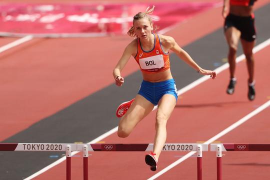 Onze atletiekheldin Femke Bol op de sloffen naar halve finales 400 meter horden