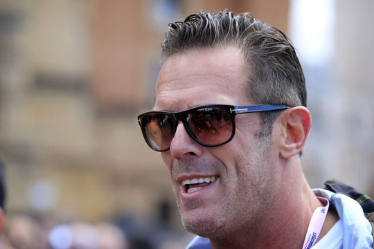 Oud-wielrenner Cipollini helemaal doorgedraaid: 'Ik zal jullie allemaal breken en doden'