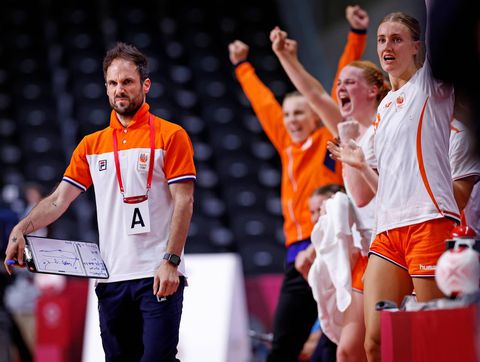 Hele bijzondere kwartfinale voor bondscoach Nederlandse handbalsters: 'Toen juichte ik nog voor Frankrijk'
