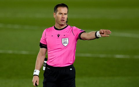 UEFA beloont Makkelie met halve finale Champions League