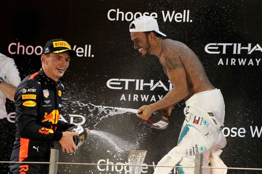 Hamilton hoopt dat Red Bull gaat meedoen om titel: 'Zou episch zijn'
