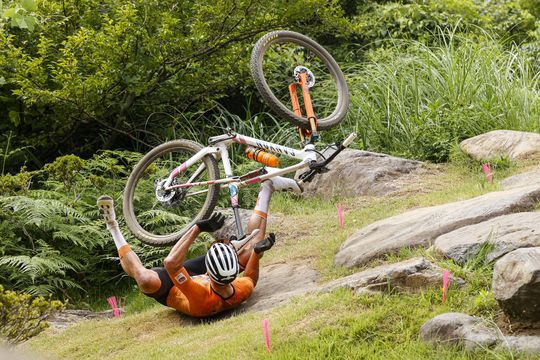 De heup van Mathieu van der Poel is niet gebroken