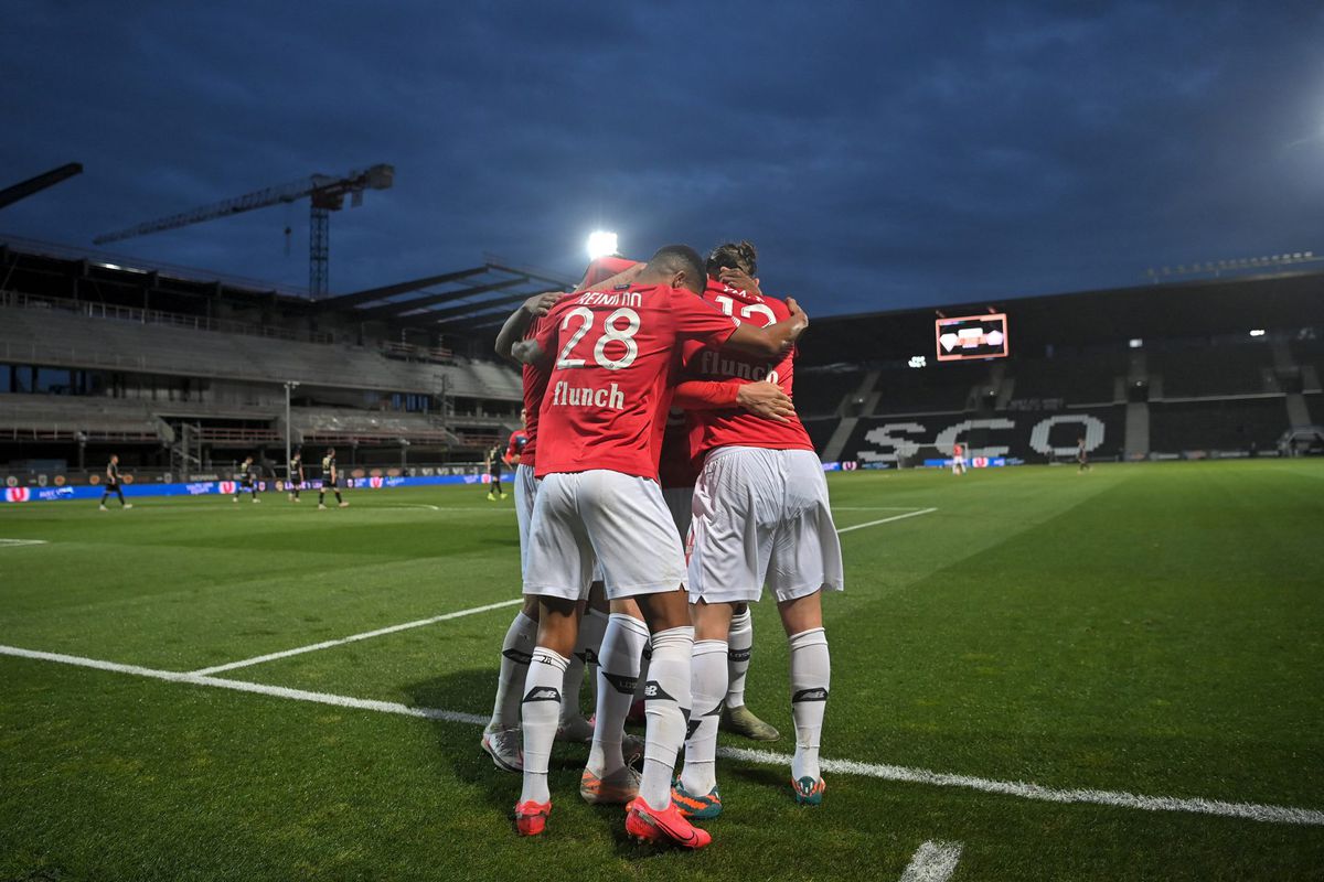 Lille is de kampioen van Frankrijk! Botman en co geven PSG het nakijken