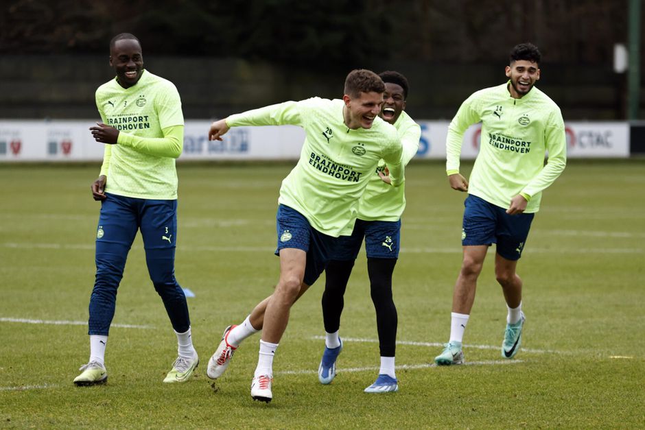 📺 | TV-gids: check hier hoe laat PSV het opneemt tegen Arsenal
