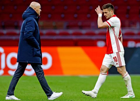 Ten Hag boos op slechte instelling van Ajax: 'Het gáát niet op 99 procent, dat mag nooit gebeuren'