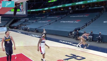🎥 | HOE DAN?! Keiharde beuk blijft onbestraft in NBA 😱
