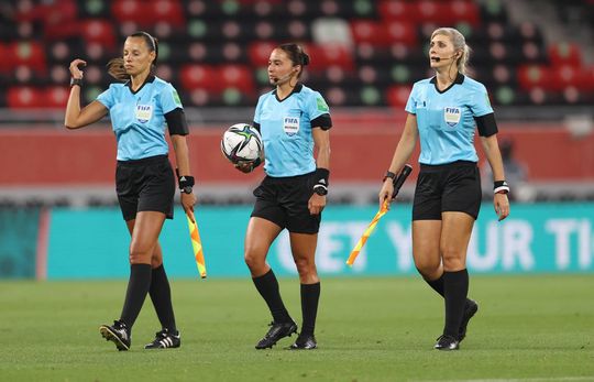 Nice! Vrouwelijke scheidsrechters bij het WK voor clubs