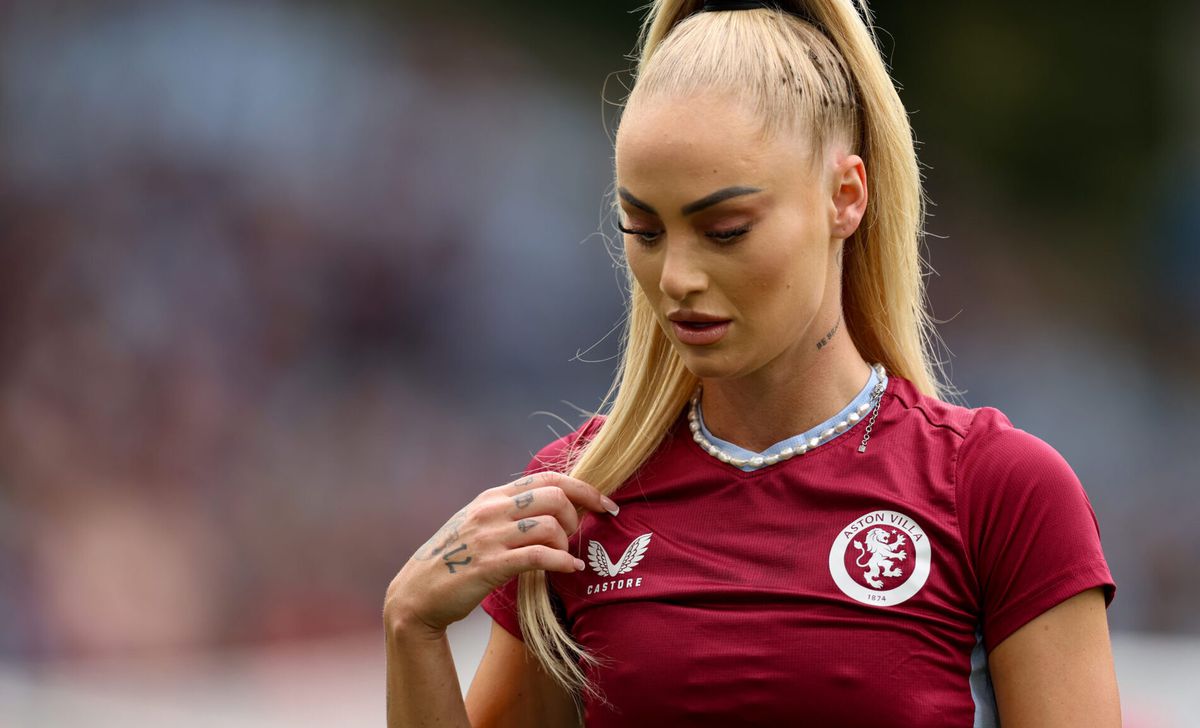 Speelsters Aston Villa gruwelen van wetlook-shirts, club verandert tenue