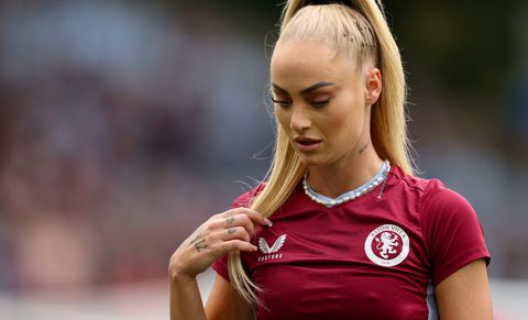 Speelsters Aston Villa gruwelen van wetlook-shirts, club verandert tenue